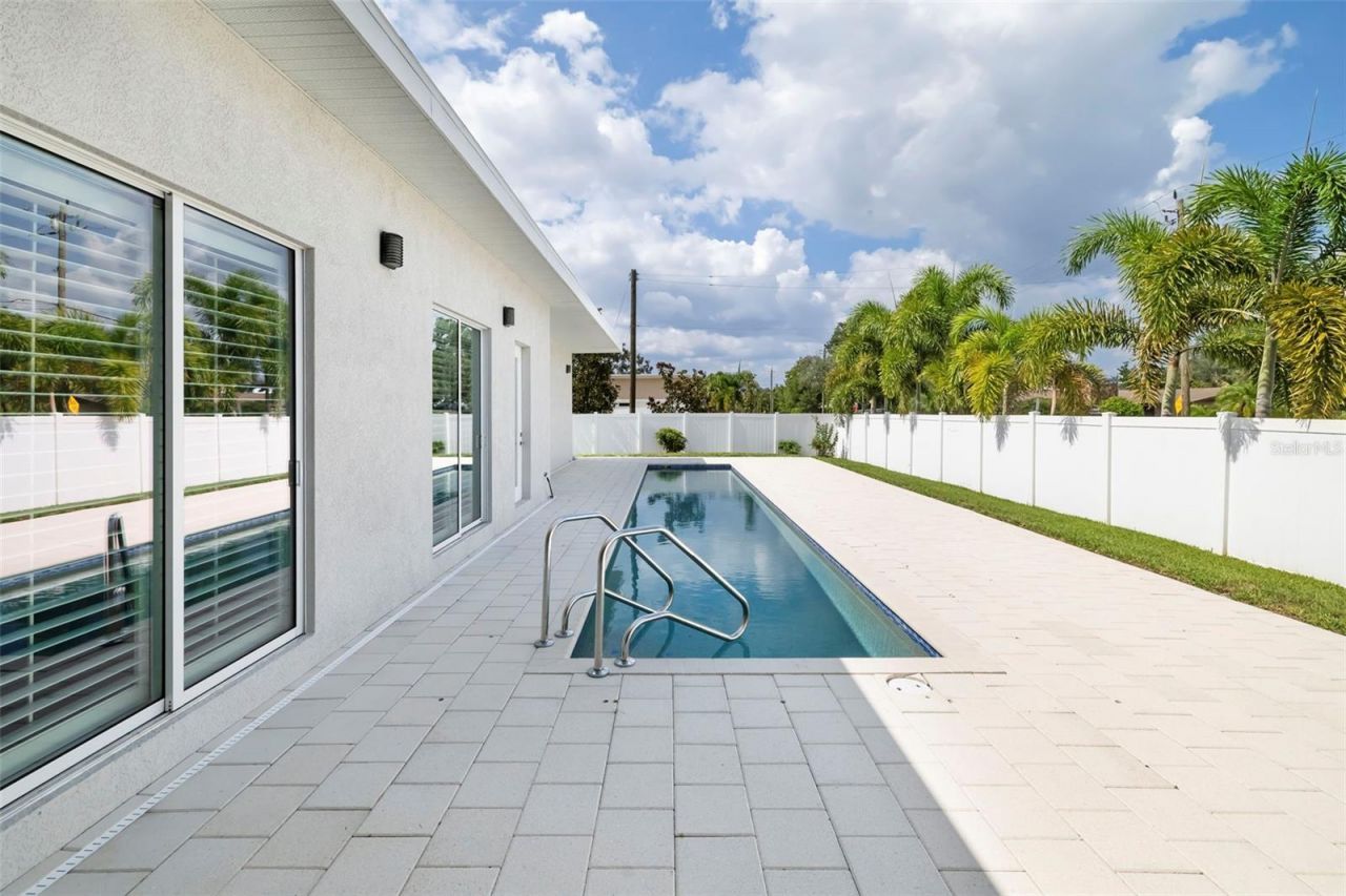 4524 Riverwood Avenue, Sarasota, FL 34231 Photo