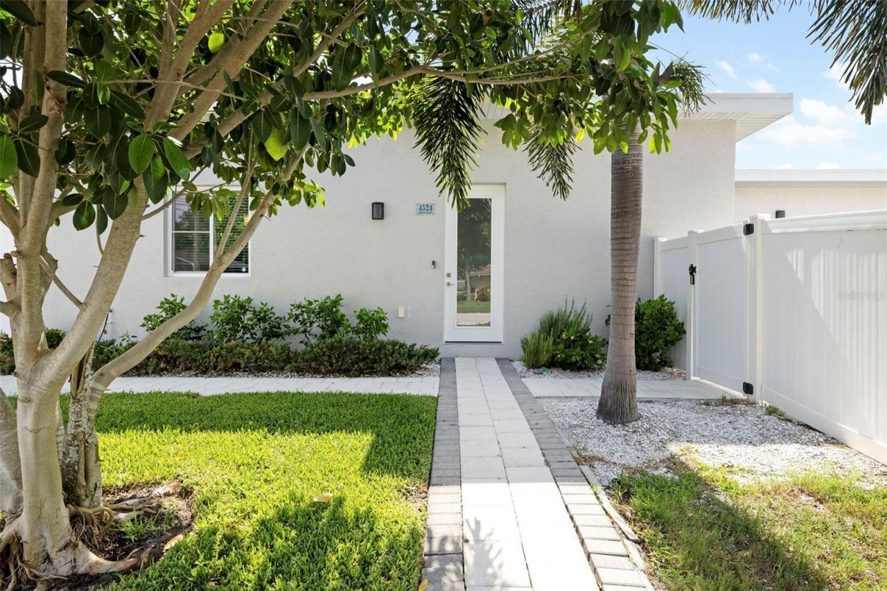 4524 Riverwood Avenue, Sarasota, FL 34231 Photo