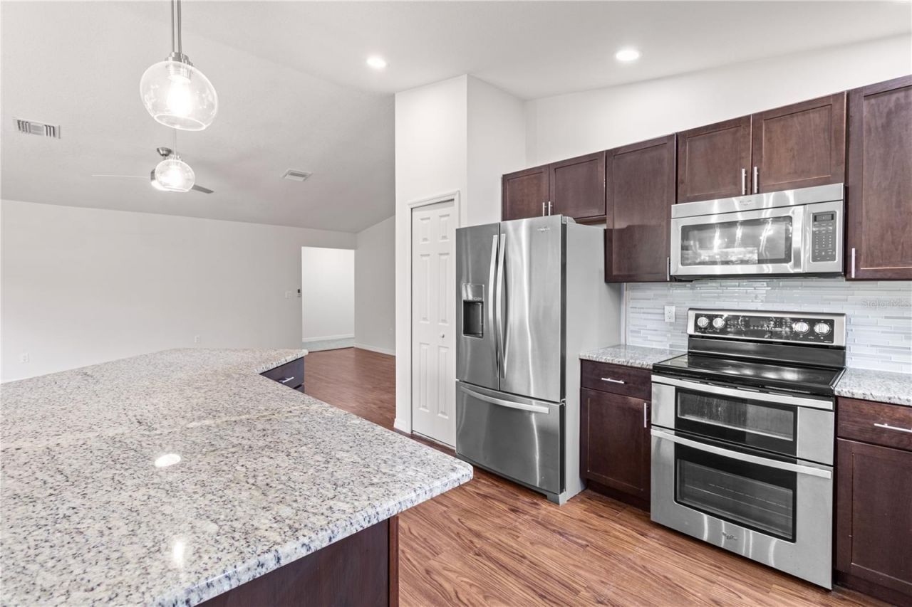5011 Leon Drive, Palmetto, FL 34221 Photo
