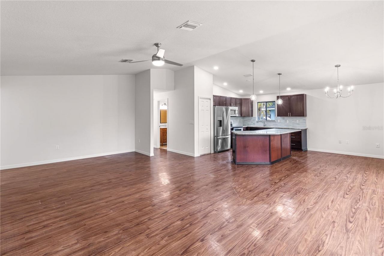 5011 Leon Drive, Palmetto, FL 34221 Photo