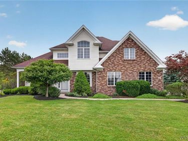 123 Ashwood Lane, Orchard Park, NY 14127
