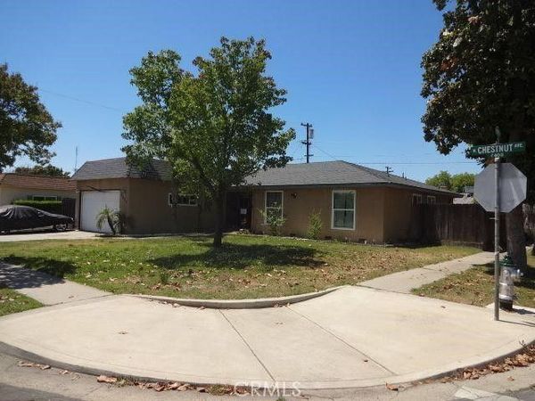 4497 N Chestnut, Fresno, CA 93726