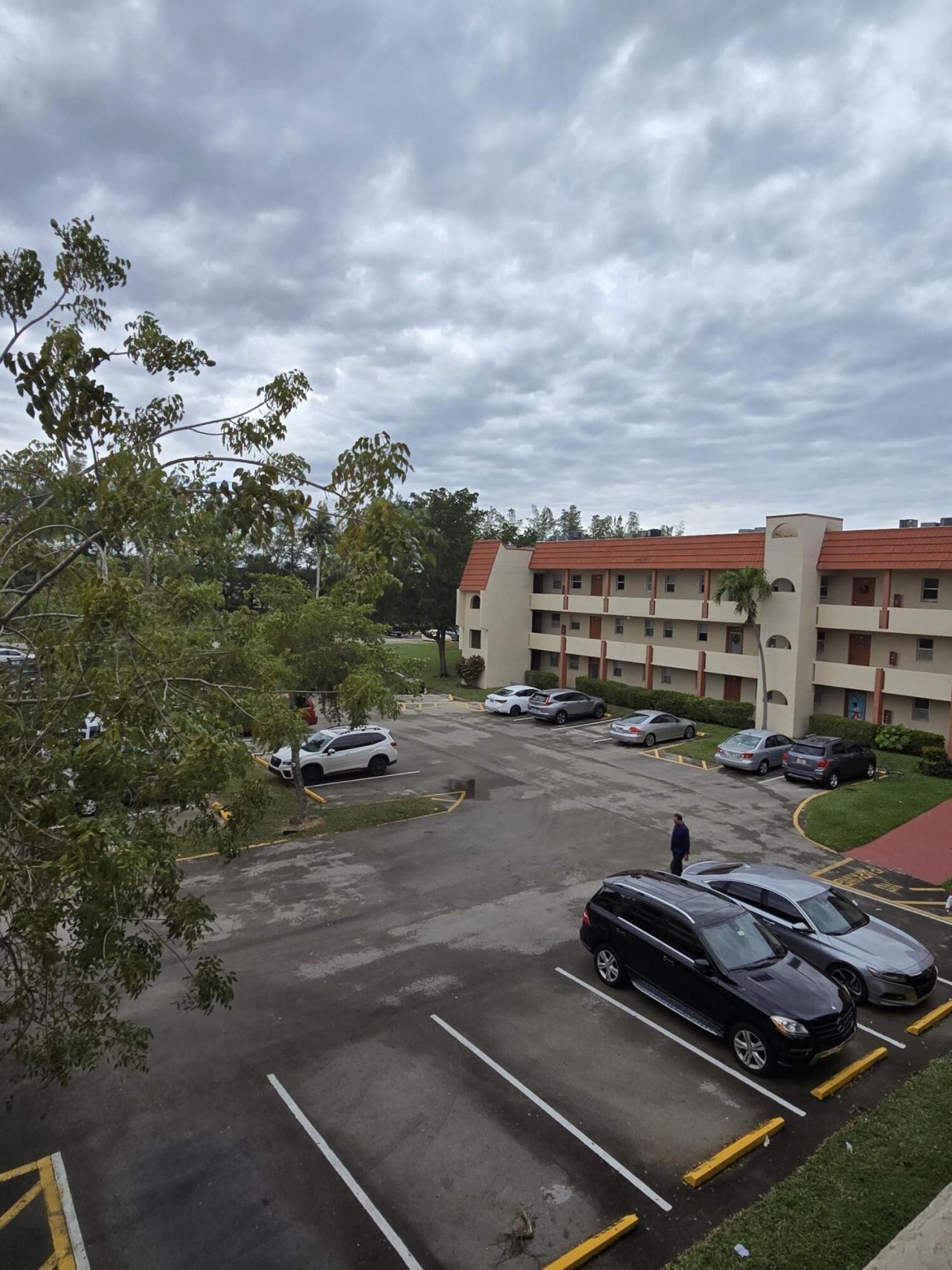 2800 W Sunrise Lakes Drive W, Unit 312, Sunrise, FL 33322 Photo