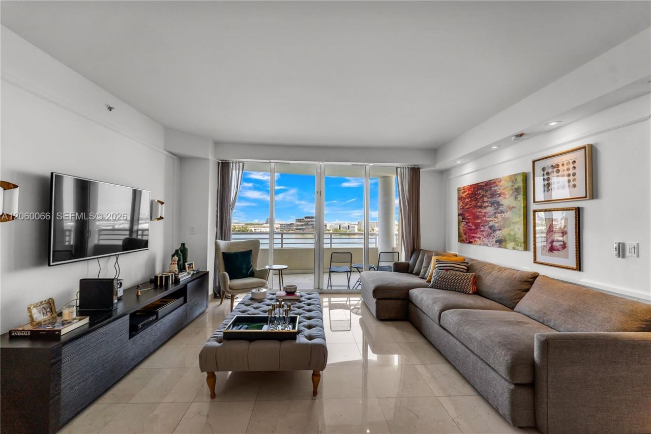 848 Brickell Key Dr, Unit 1102, Miami, FL 33131 Photo