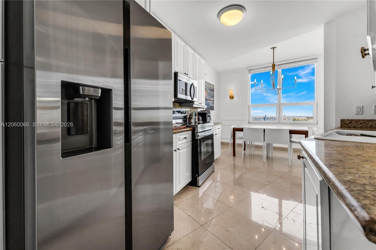 848 Brickell Key Dr, Unit 1102, Miami, FL 33131 Photo