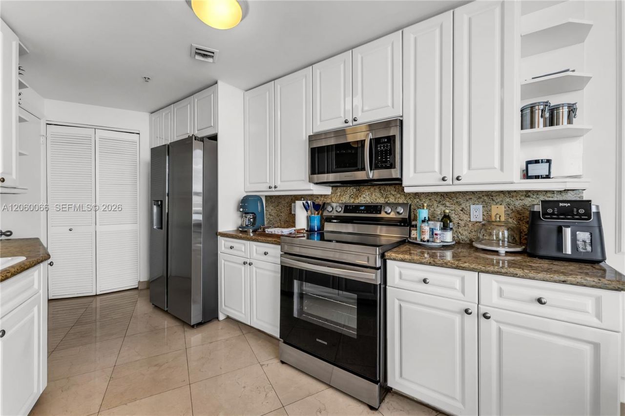 848 Brickell Key Dr, Unit 1102, Miami, FL 33131 Photo