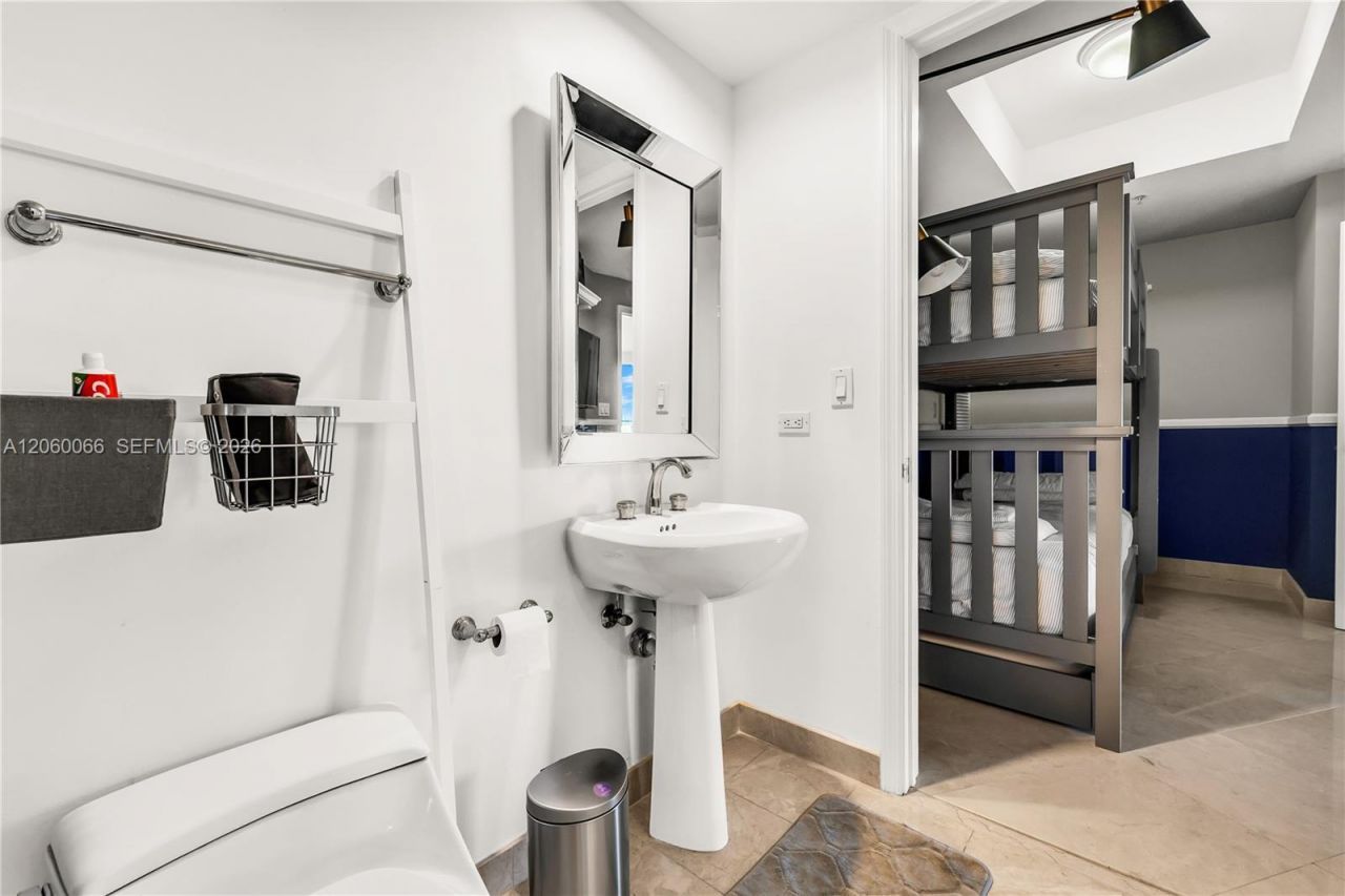 848 Brickell Key Dr, Unit 1102, Miami, FL 33131 Photo