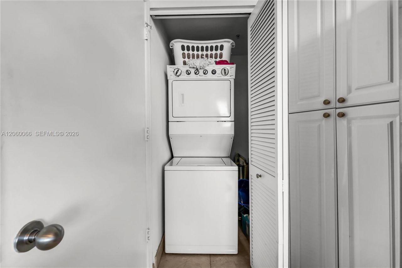 848 Brickell Key Dr, Unit 1102, Miami, FL 33131 Photo