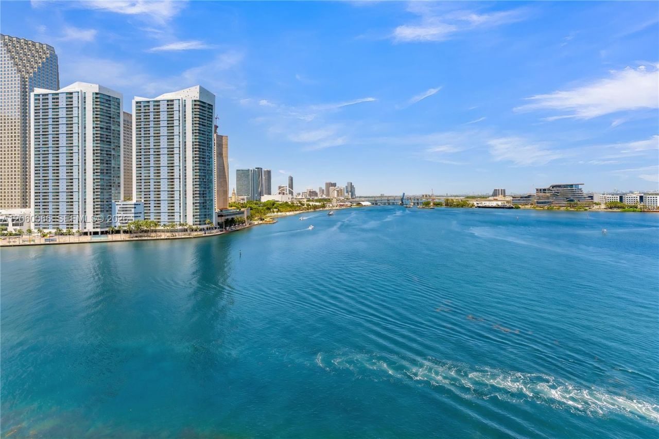 848 Brickell Key Dr, Unit 1102, Miami, FL 33131 Photo
