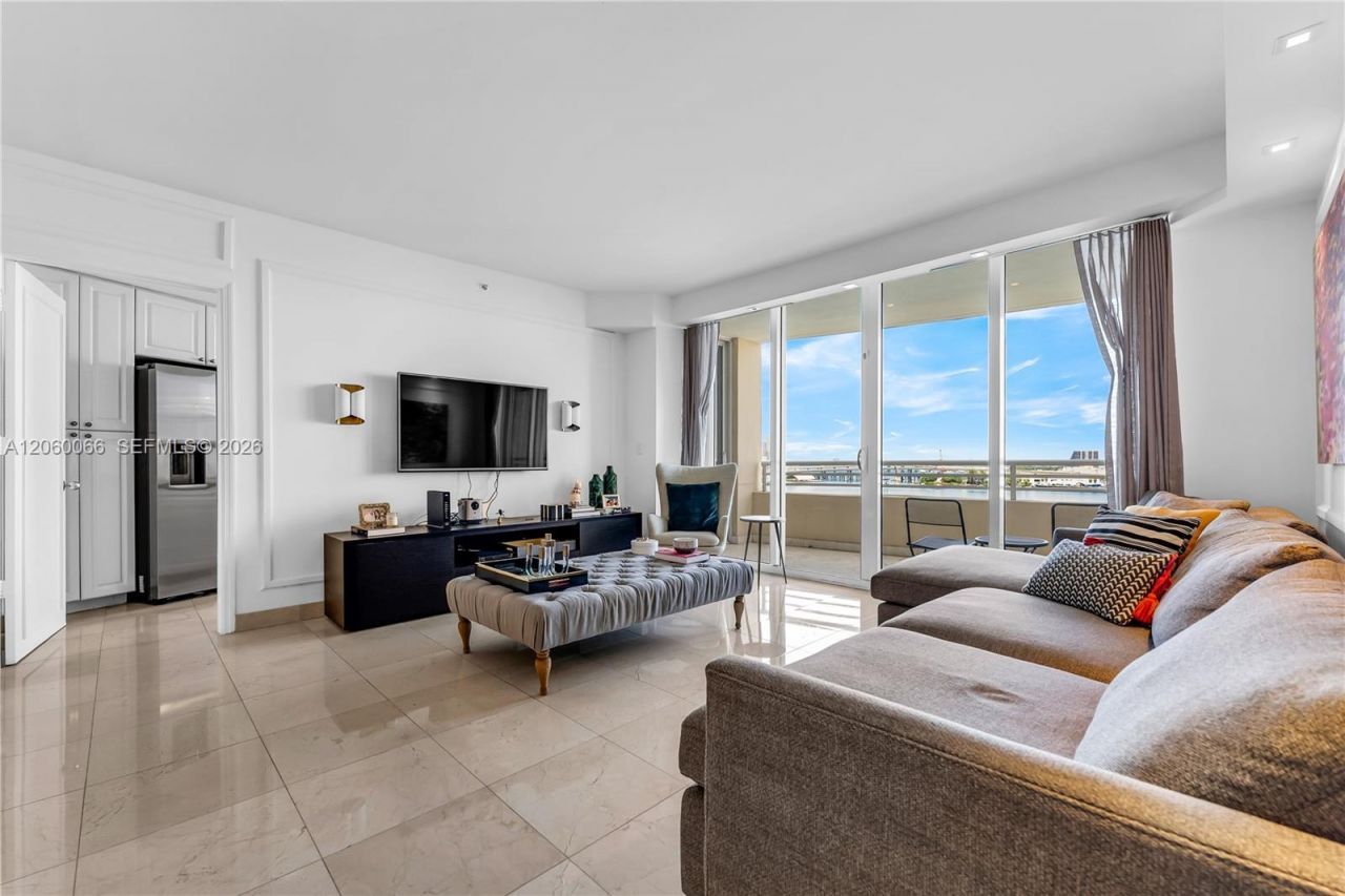 848 Brickell Key Dr, Unit 1102, Miami, FL 33131 Photo
