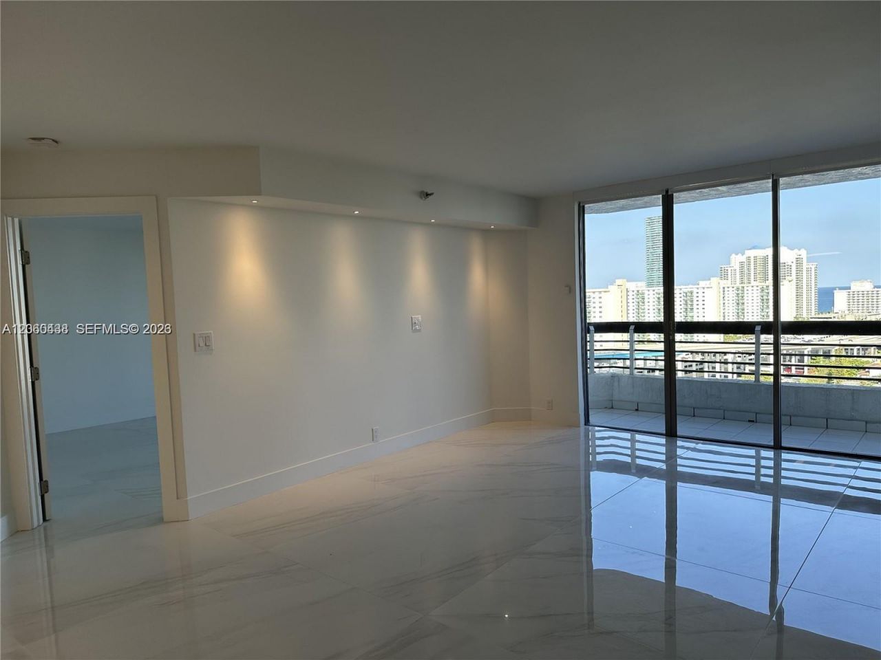 19101 NE 36th Ct , Unit 1811, Aventura, FL 33180 Photo
