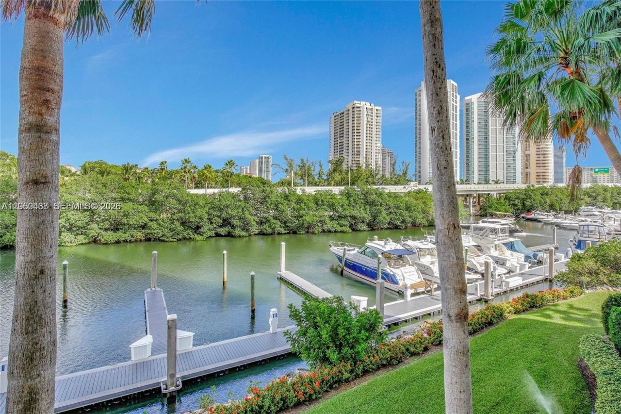 19101 NE 36th Ct , Unit 1811, Aventura, FL 33180 Photo