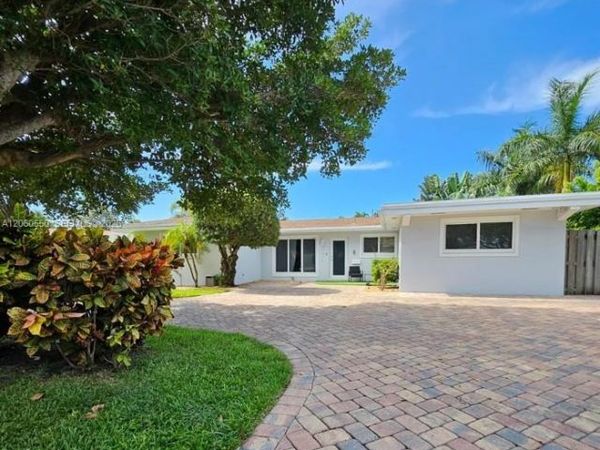 2770 NE 30th St , Lighthouse Point, FL 33064