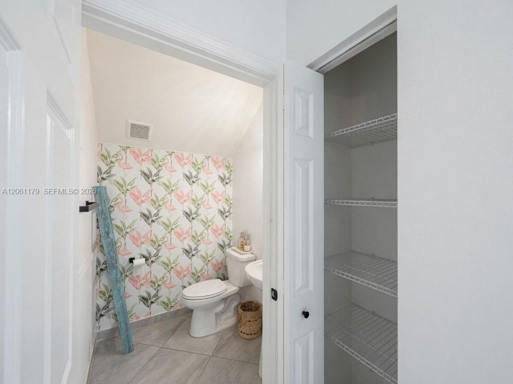 233 NE 23rd Ter, Homestead, FL 33033 Photo