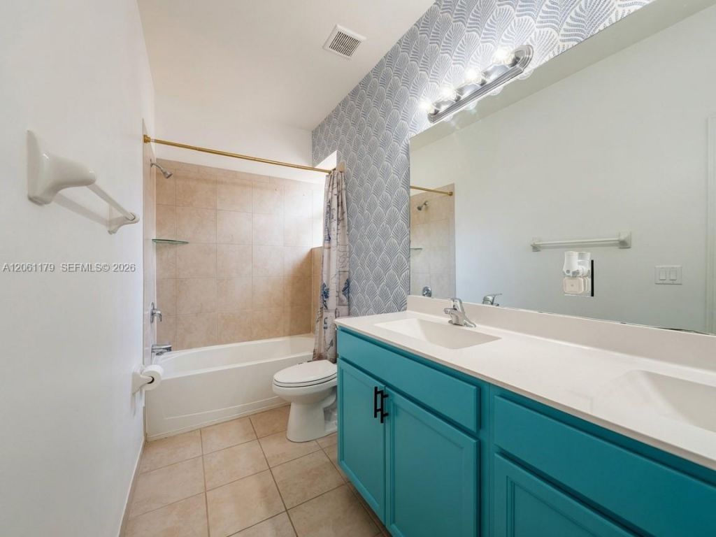 233 NE 23rd Ter, Homestead, FL 33033 Photo