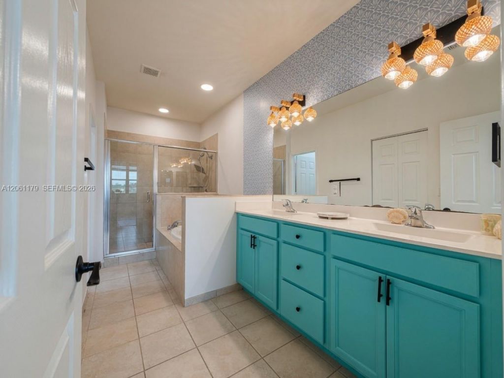 233 NE 23rd Ter, Homestead, FL 33033 Photo