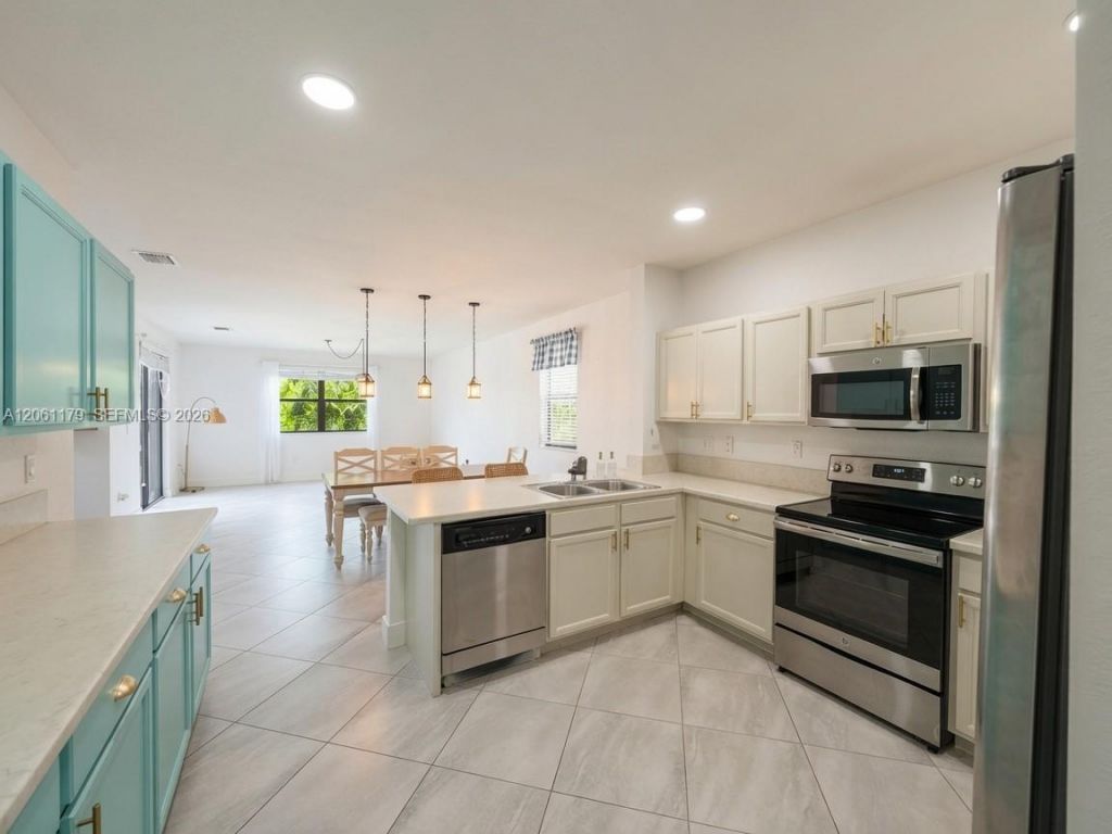 233 NE 23rd Ter, Homestead, FL 33033 Photo