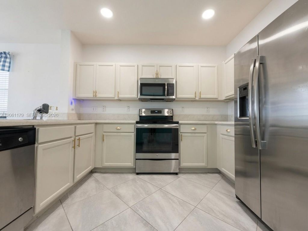 233 NE 23rd Ter, Homestead, FL 33033 Photo