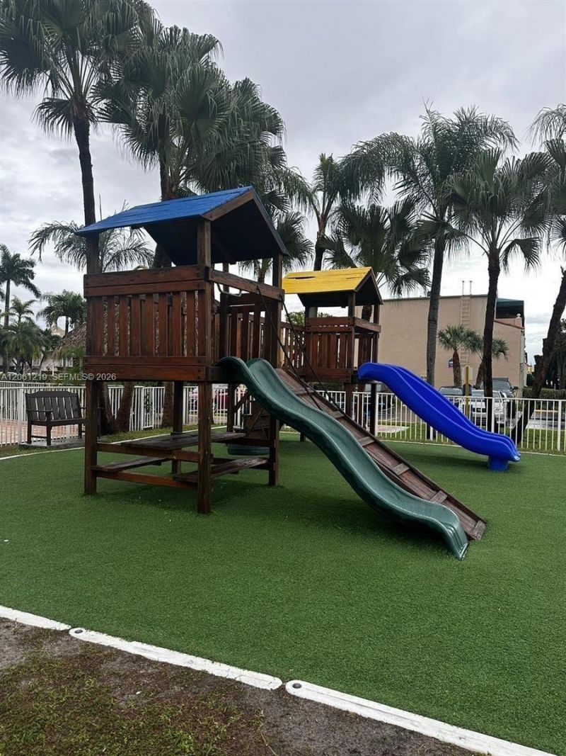 8660 NW 6th Ln, Unit 5-103, Miami, FL 33126 Photo