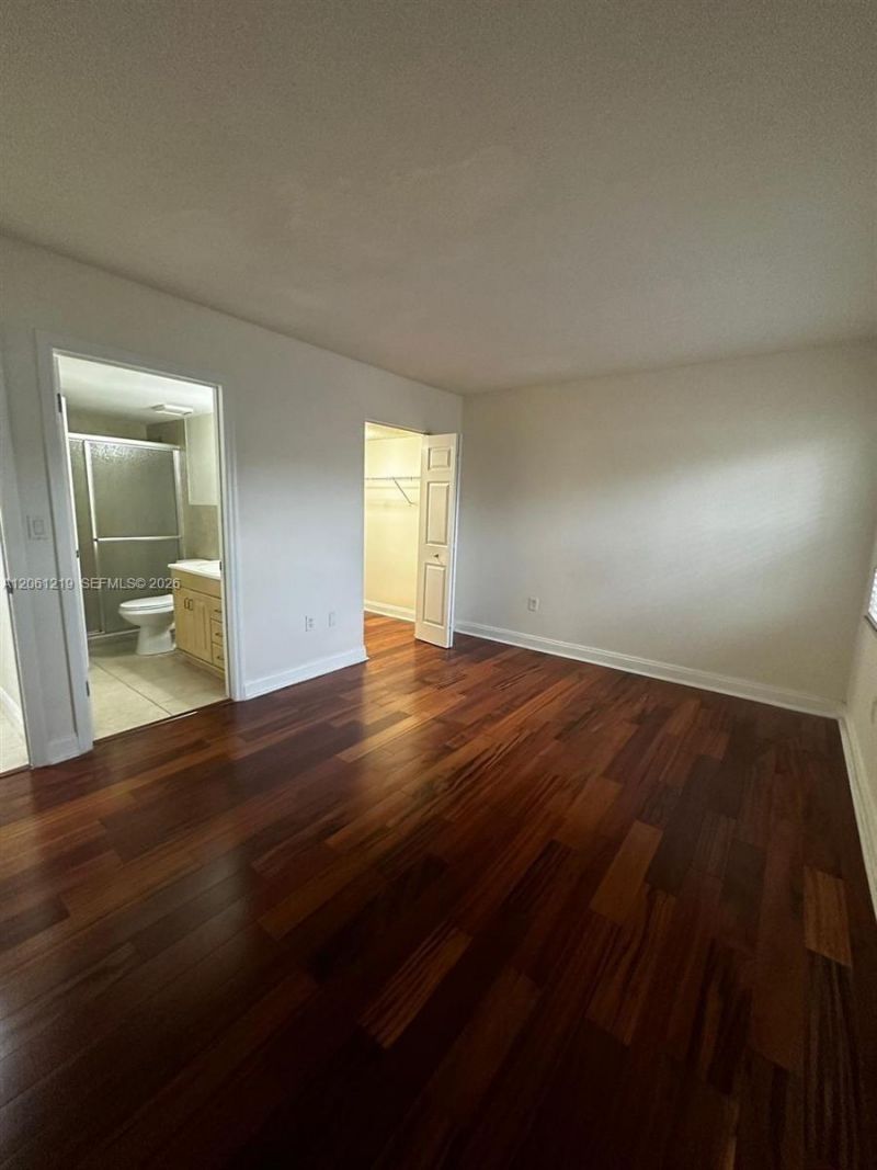 8660 NW 6th Ln, Unit 5-103, Miami, FL 33126 Photo