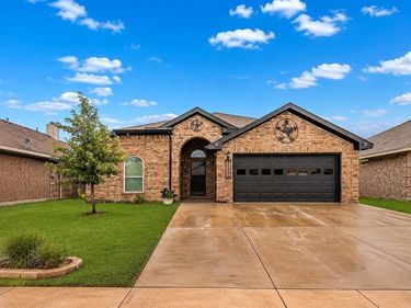 1240 Camden Yard Drive, Fort Worth, TX 76028