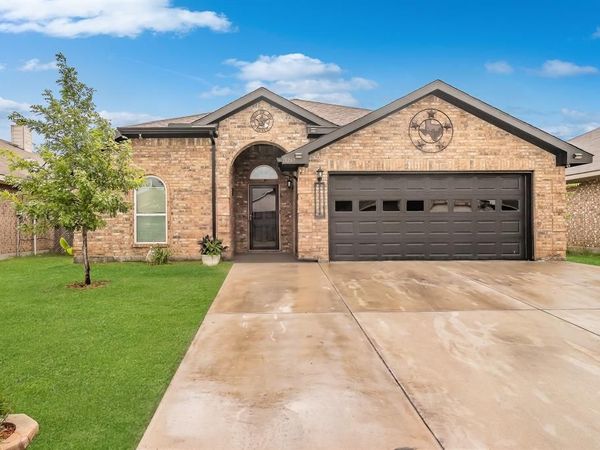 1240 Camden Yard Drive , Fort Worth, TX 76028