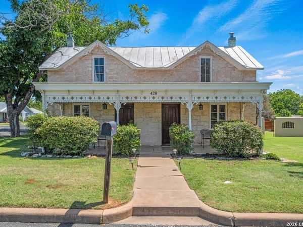 420 W AUSTIN ST, Fredericksburg, TX 78624