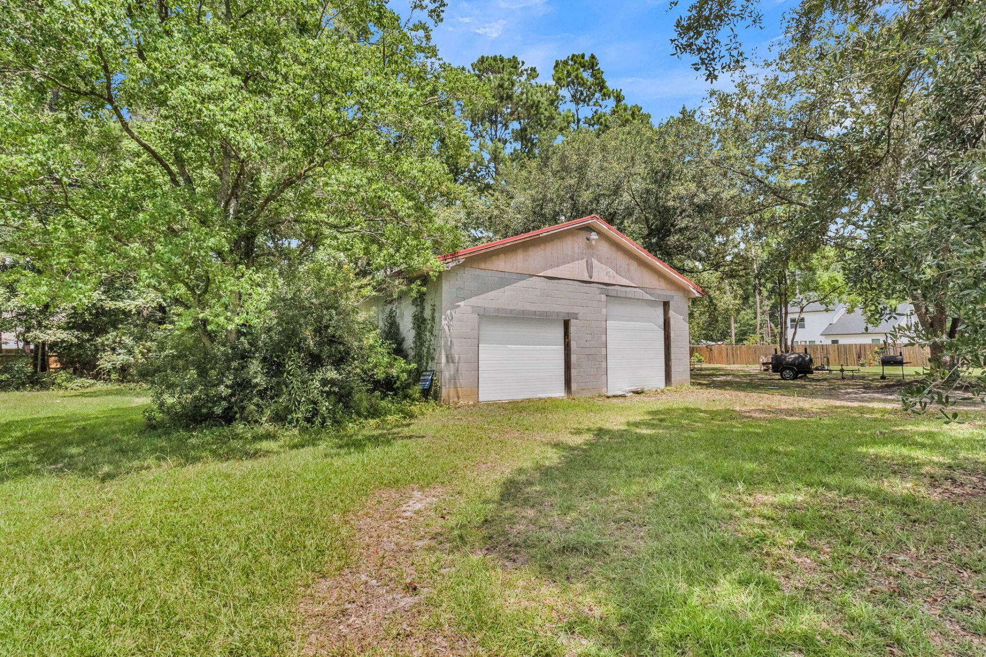 105 Young Drive Photo 16
