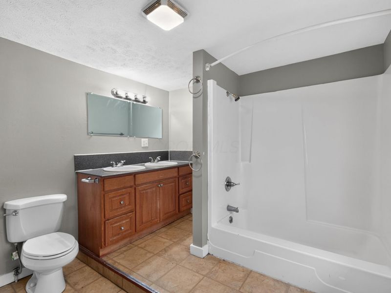 2475 Perdue Avenue , Columbus, OH 43211 Photo 16