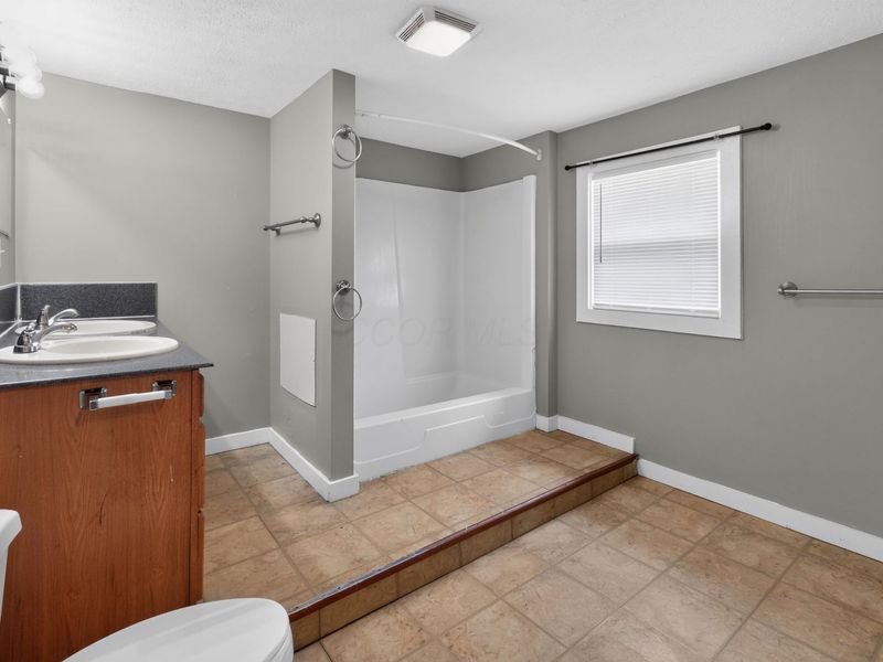 2475 Perdue Avenue , Columbus, OH 43211 Photo 17