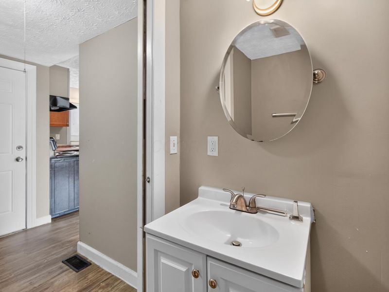 2475 Perdue Avenue , Columbus, OH 43211 Photo 18