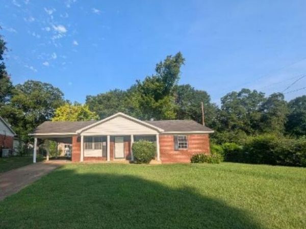 8415 Dottley Drive, Southaven, MS 38671