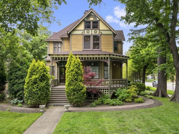 201 Wesley Avenue , Oak Park, IL 60302