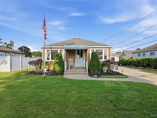 970 Riverview Boulevard , Tonawanda, NY 14150