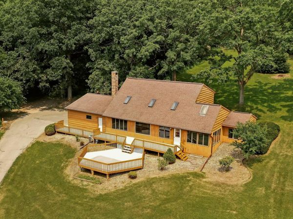 1007 Sunset Road, Preston, MN 55965