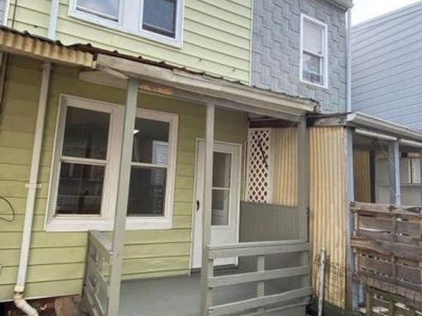 427 W MARKET STREET , MAHANOY CITY, PA 17948