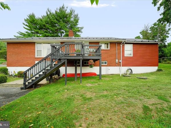 807 N PINE STREET , BURNHAM, PA 17009