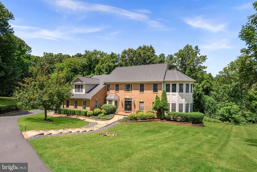 34901 Delia Court , Round Hill, VA 20141 Main Photo