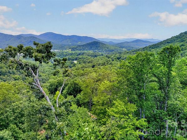 32 Nellie Bell Lane, Swannanoa, NC 28778