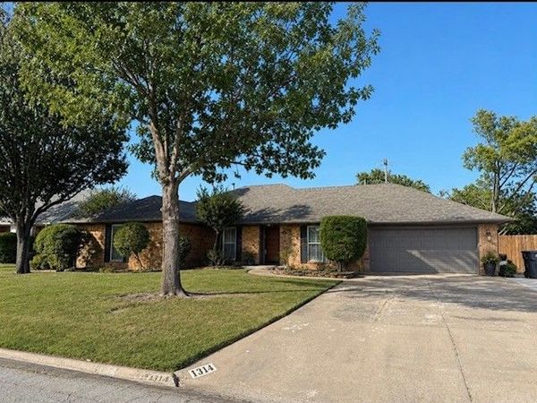 1314 Sunnylane , Ardmore, OK 73401