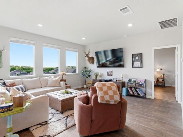 220 Apache Plum DR, Kyle, TX 78640