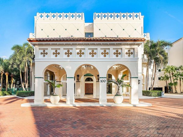 100 SE 5th Avenue, Unit 216, Boca Raton, FL 33432