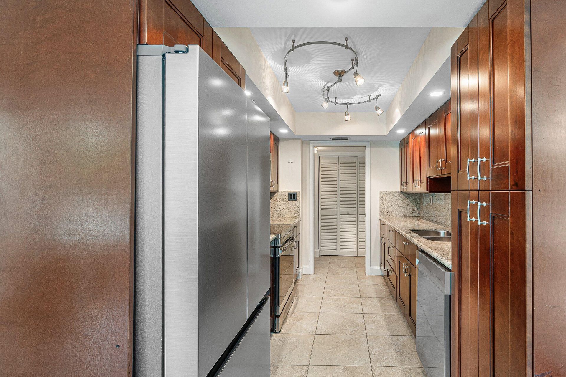 100 SE 5th Avenue, Unit 216, Boca Raton, FL 33432 Photo