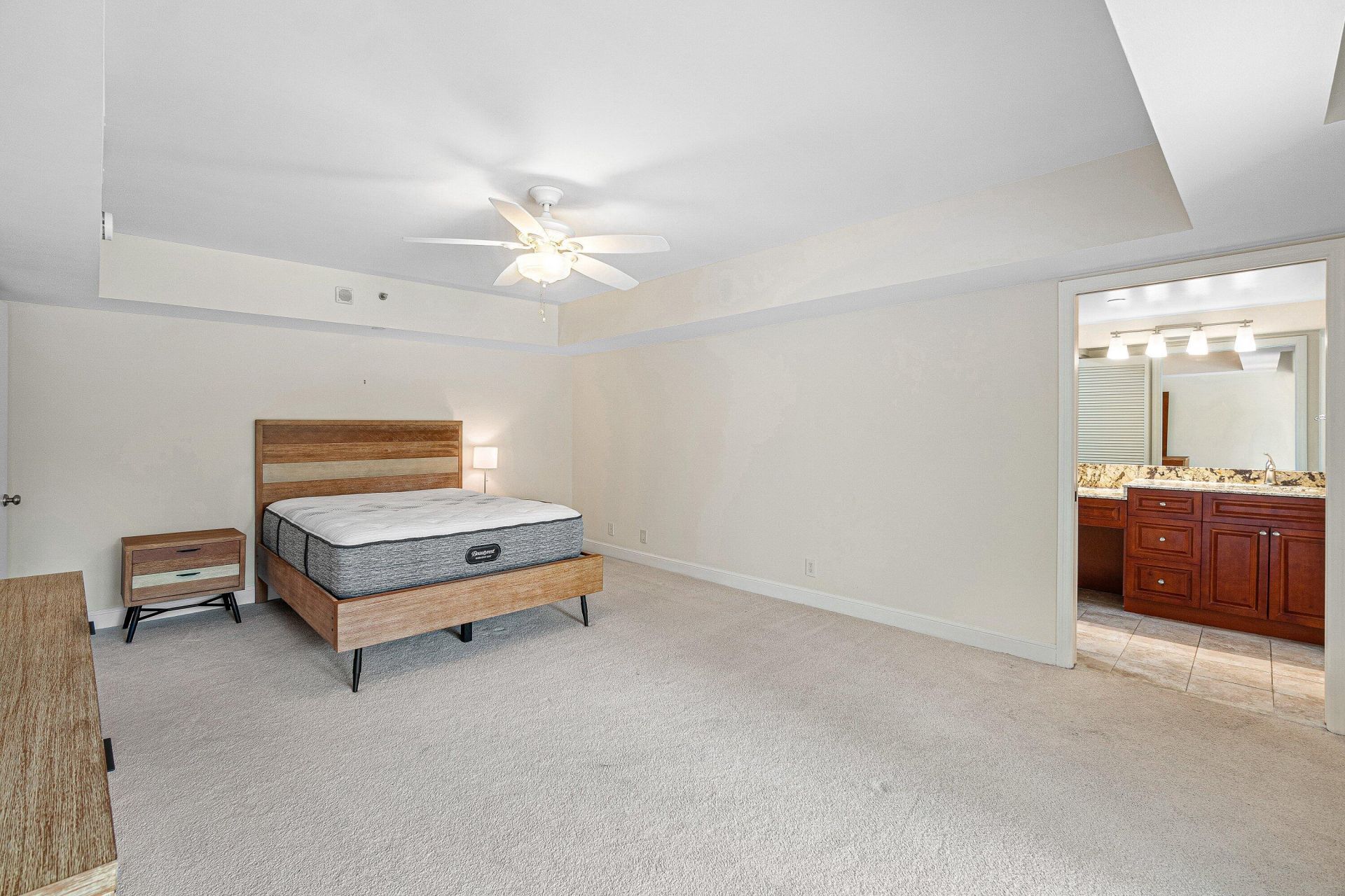 100 SE 5th Avenue, Unit 216, Boca Raton, FL 33432 Photo