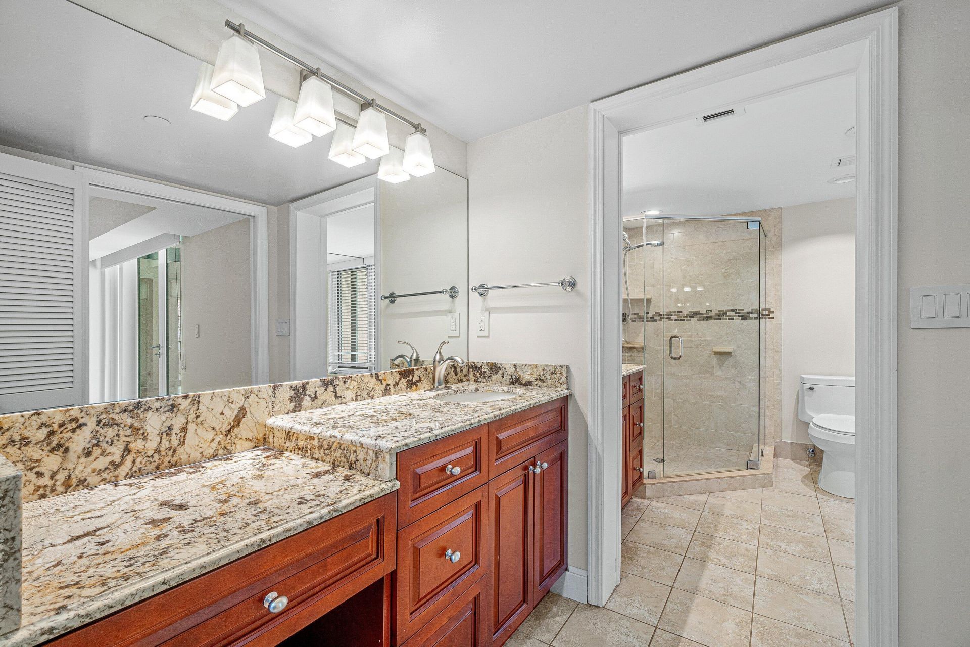 100 SE 5th Avenue, Unit 216, Boca Raton, FL 33432 Photo