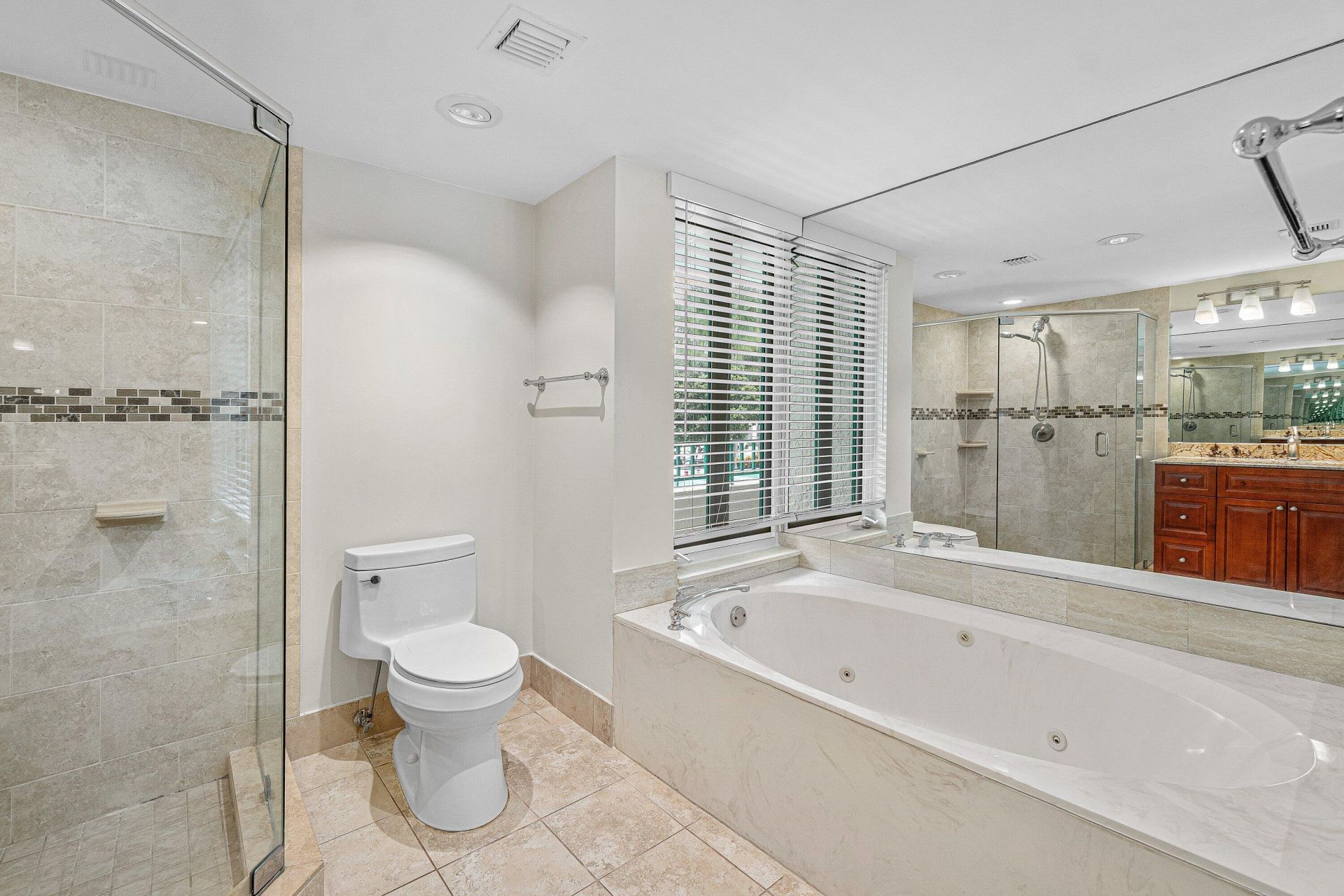 100 SE 5th Avenue, Unit 216, Boca Raton, FL 33432 Photo