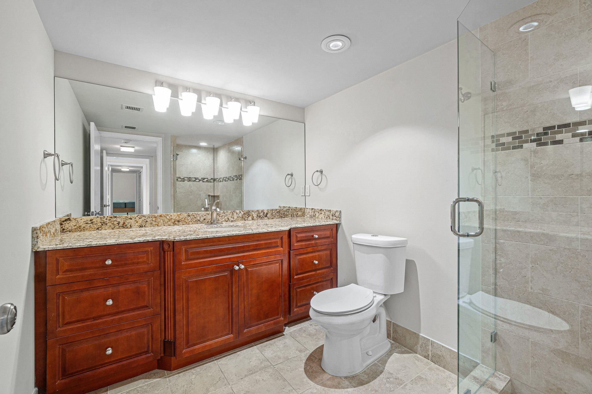 100 SE 5th Avenue, Unit 216, Boca Raton, FL 33432 Photo