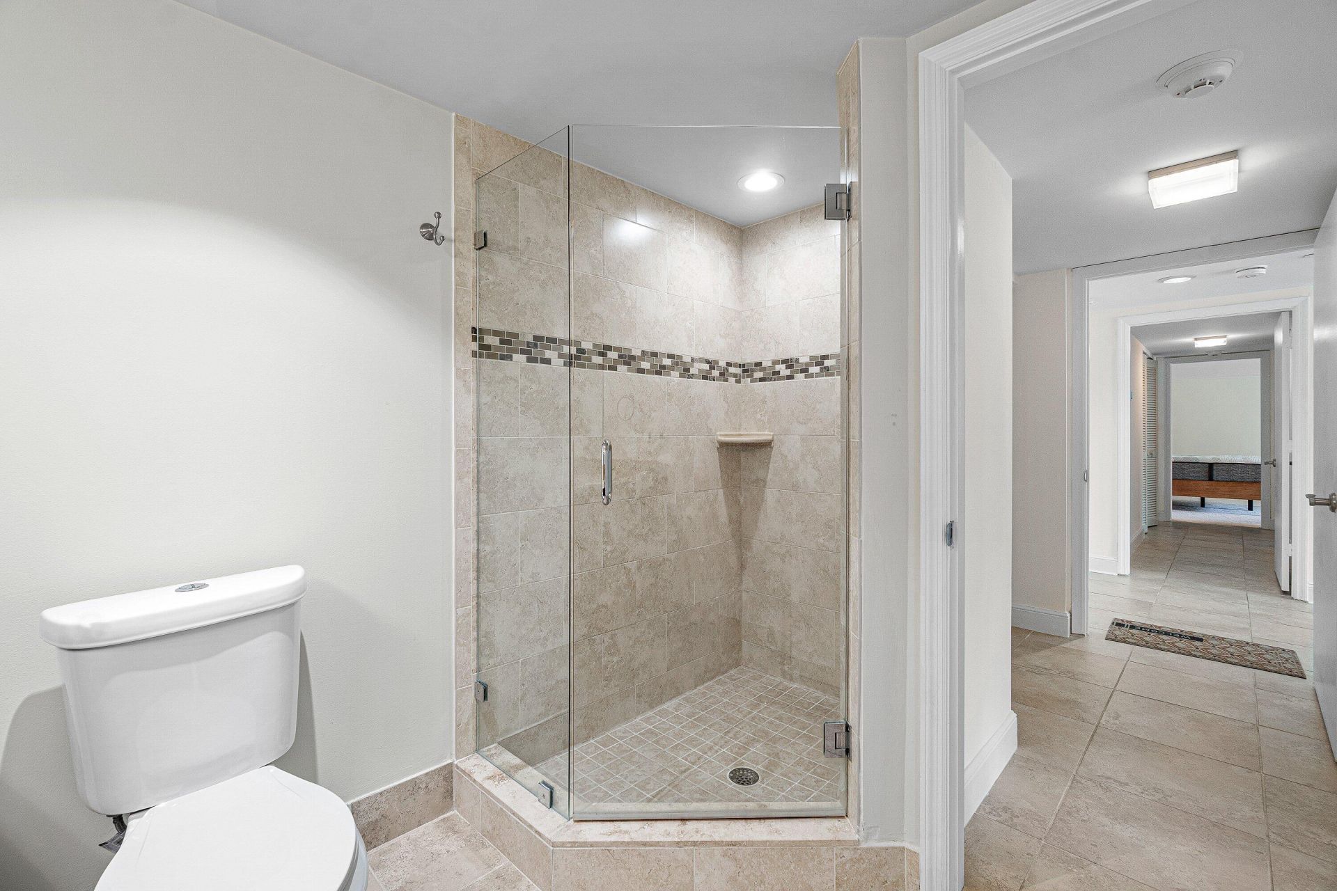 100 SE 5th Avenue, Unit 216, Boca Raton, FL 33432 Photo