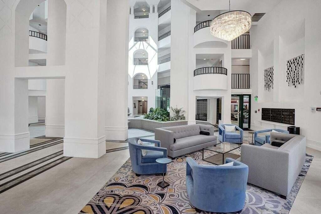 100 SE 5th Avenue, Unit 216, Boca Raton, FL 33432 Photo