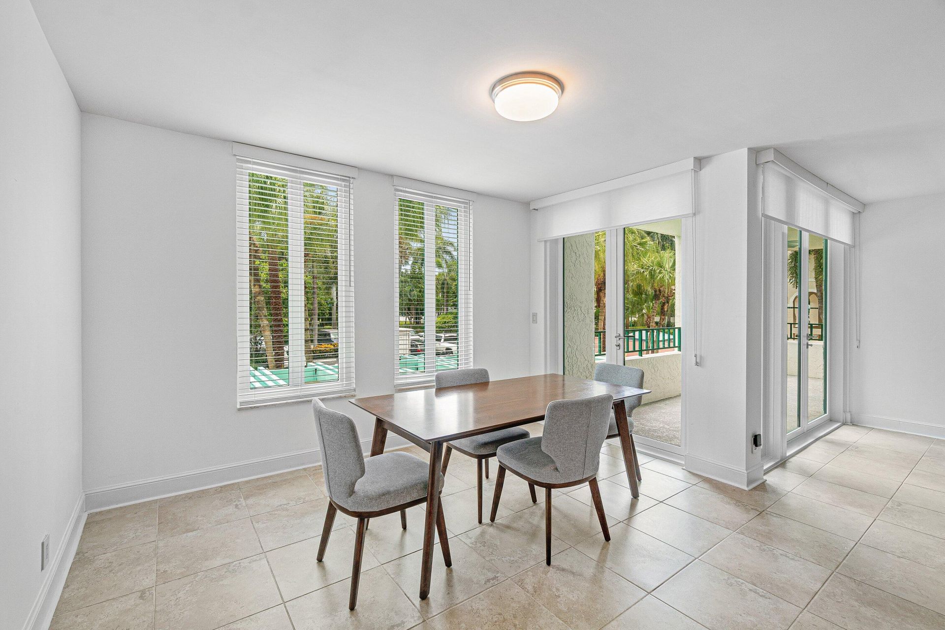 100 SE 5th Avenue, Unit 216, Boca Raton, FL 33432 Photo